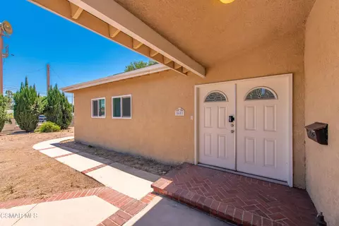 8681 Winnetka Ave, Winnetka, CA 91306