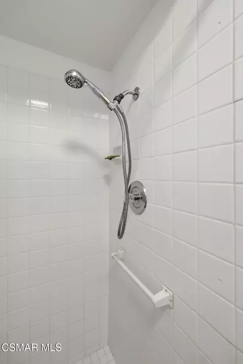 Bath - 1951 Augusta Ct, Oxnard, CA 93036 photo 8 of 8