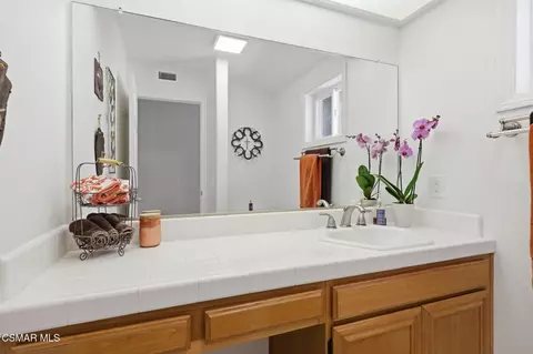 Bath - 1951 Augusta Ct, Oxnard, CA 93036 photo 5 of 8