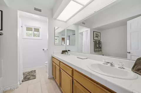 Bath - 1951 Augusta Ct, Oxnard, CA 93036 photo 6 of 8