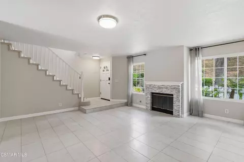 Living - 2135 Mandan Pl #B, Simi Valley, CA 93065 photo 1 of 3