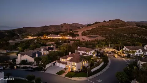 View/Area - 515 Chippendale Ave, Simi Valley, CA 93065 photo 2 of 7