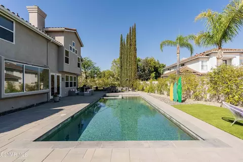Exterior - 515 Chippendale Ave, Simi Valley, CA 93065 photo 14 of 15