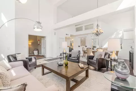 Living - 515 Chippendale Ave, Simi Valley, CA 93065 photo 3 of 10