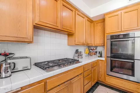 Kitchen - 515 Chippendale Ave, Simi Valley, CA 93065 photo 3 of 5