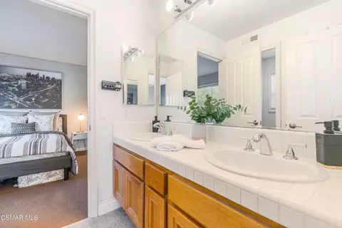 Bath - 515 Chippendale Ave, Simi Valley, CA 93065 photo 3 of 4