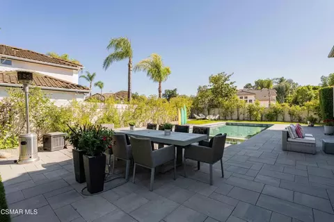 Exterior - 515 Chippendale Ave, Simi Valley, CA 93065 photo 11 of 15