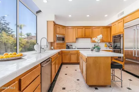 Kitchen - 515 Chippendale Ave, Simi Valley, CA 93065 photo 1 of 5