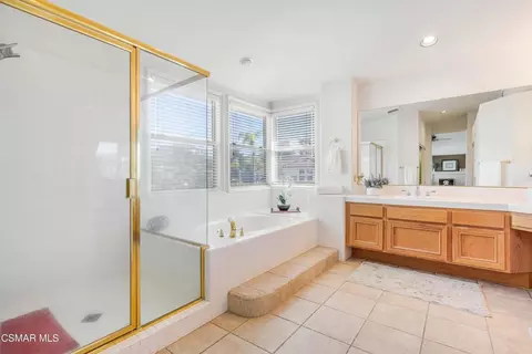 Bath - 515 Chippendale Ave, Simi Valley, CA 93065 photo 4 of 4