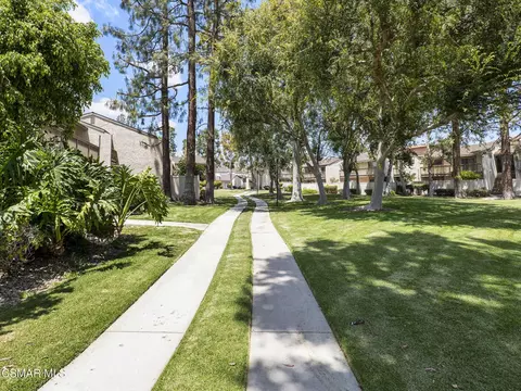 15242 Campus Park Dr #E, Moorpark, CA 93021