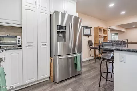 Kitchen - 4481 Bidwell St, Simi Valley, CA 93063 photo 8 of 8
