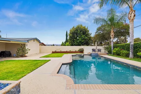Exterior - 3079 Waco Ave, Simi Valley, CA 93063 photo 5 of 7