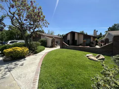 23020 Posada Dr, Valencia, CA 91354