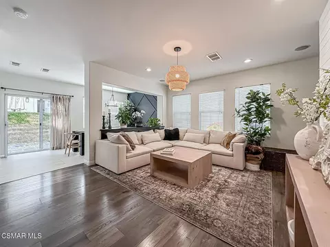 Living - 619 Hooper Ave, Simi Valley, CA 93065 photo 2 of 3
