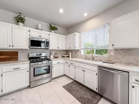 Kitchen - 619 Hooper Ave, Simi Valley, CA 93065 photo 4 of 6
