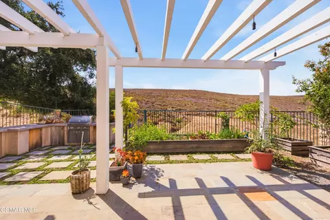 Exterior - 2266 Swift Fox Ct, Simi Valley, CA 93065 photo 7 of 24