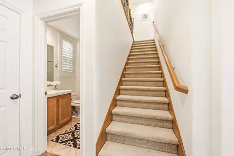 Entry Way - 2266 Swift Fox Ct, Simi Valley, CA 93065 photo 2 of 3