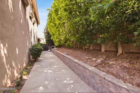 Exterior - 2266 Swift Fox Ct, Simi Valley, CA 93065 photo 18 of 24