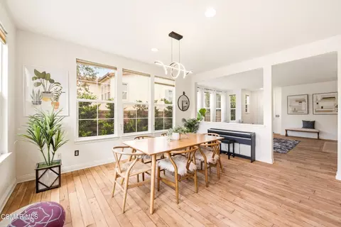 Dining - 2266 Swift Fox Ct, Simi Valley, CA 93065 photo 3 of 5