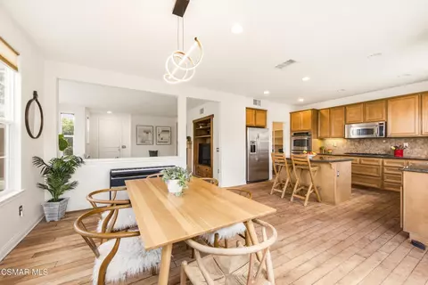 Dining - 2266 Swift Fox Ct, Simi Valley, CA 93065 photo 4 of 5