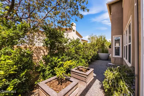 Exterior - 2266 Swift Fox Ct, Simi Valley, CA 93065 photo 20 of 24