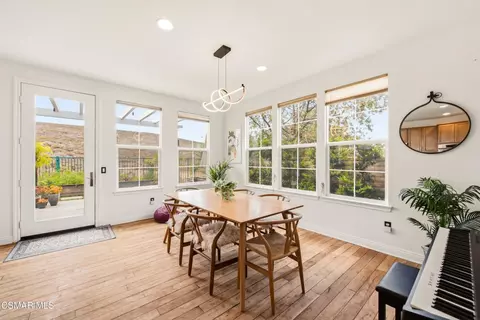 Dining - 2266 Swift Fox Ct, Simi Valley, CA 93065 photo 2 of 5