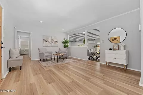 18324 Erwin St, Tarzana, CA 91335 photo 5