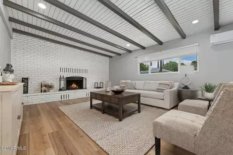 18324 Erwin St, Tarzana, CA 91335 photo 13