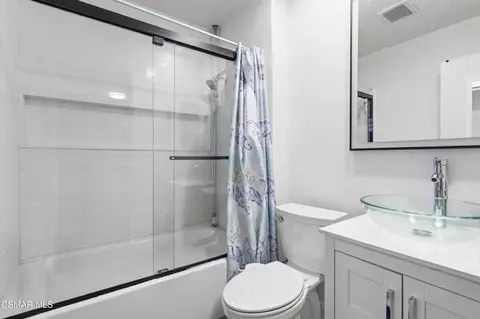 Bath - 3444 Lockwood Ct #18, Simi Valley, CA 93063 photo 3 of 3