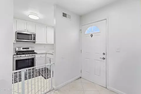 Entry Way - 3444 Lockwood Ct #18, Simi Valley, CA 93063 photo 2 of 4