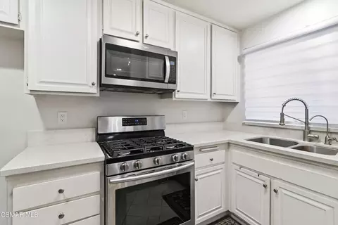 Kitchen - 3444 Lockwood Ct #18, Simi Valley, CA 93063 photo 7 of 7