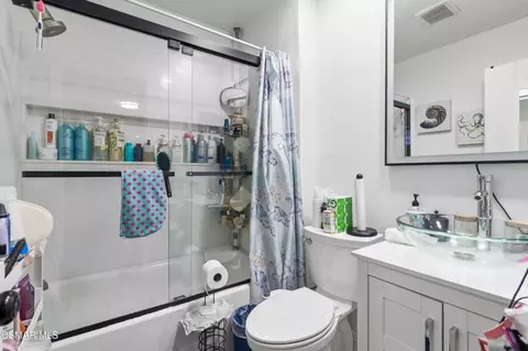 Bath - 3444 Lockwood Ct #18, Simi Valley, CA 93063 photo 2 of 3