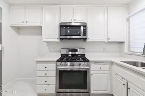 Kitchen - 3444 Lockwood Ct #18, Simi Valley, CA 93063 photo 2 of 7
