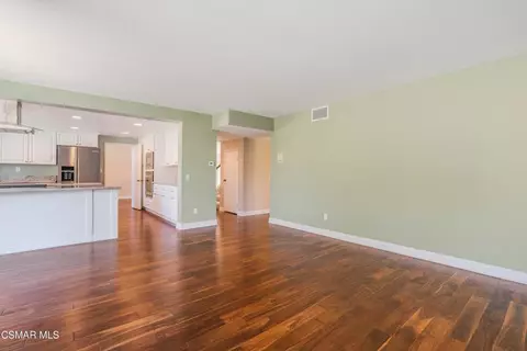 Living - 3188 N Geronimo Ave, Simi Valley, CA 93063 photo 7 of 10