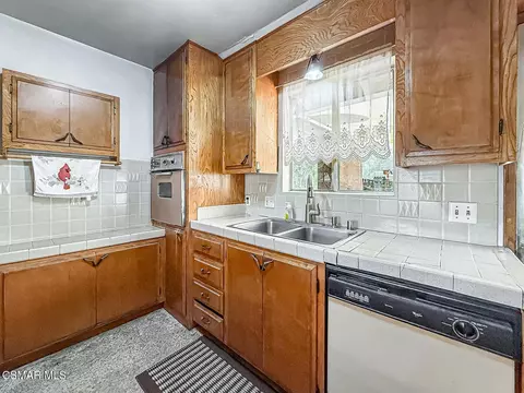 Kitchen - 7455 Donna Ave, Reseda, CA 91335 photo 3 of 4