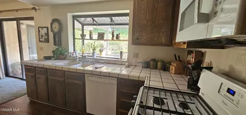 Kitchen - 6316 Irena Ave, Camarillo, CA 93012 photo 4 of 5