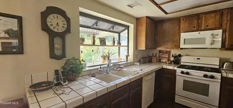 Kitchen - 6316 Irena Ave, Camarillo, CA 93012 photo 3 of 5