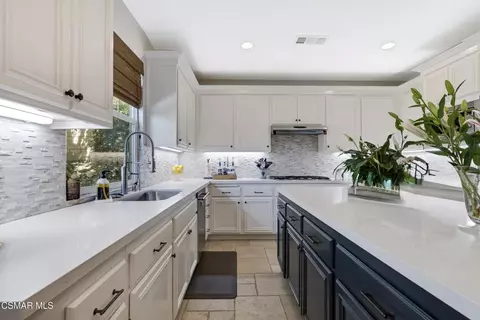 3657 Legends Dr, Simi Valley, CA 93065 photo 12