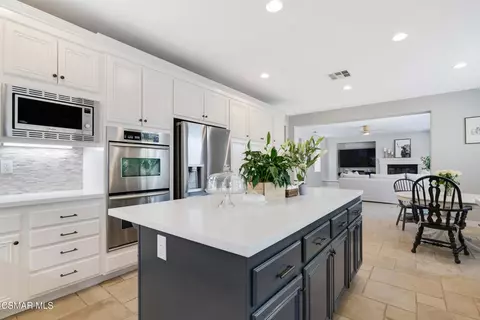 3657 Legends Dr, Simi Valley, CA 93065 photo 9