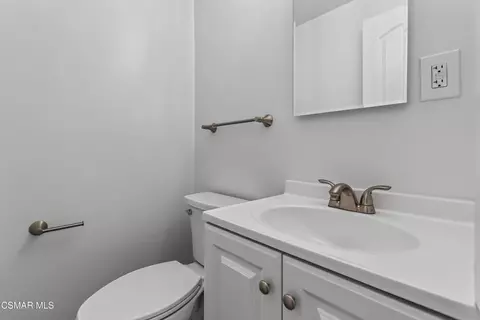 Bath - 1573 Arcane St, Simi Valley, CA 93065 photo 1 of 2