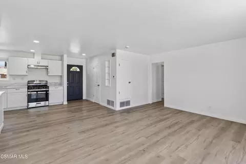 Living - 1573 Arcane St, Simi Valley, CA 93065 photo 3 of 3