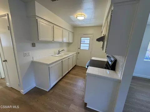 Kitchen - 2028 N Avenida Vista Delmonte #4, Simi Valley, CA 93063 photo 2 of 2