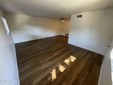 Living - 2028 N Avenida Vista Delmonte #4, Simi Valley, CA 93063 photo 2 of 2