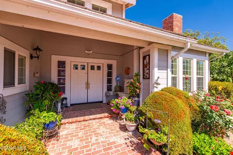 Exterior - 410 Sinaloa Rd, Simi Valley, CA 93065 photo 1 of 12