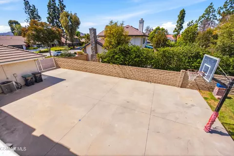 Exterior - 410 Sinaloa Rd, Simi Valley, CA 93065 photo 3 of 12