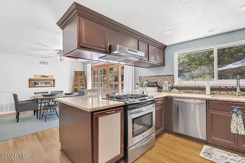 Kitchen - 1060 Colby Cir, Thousand Oaks, CA 91362 photo 3 of 6