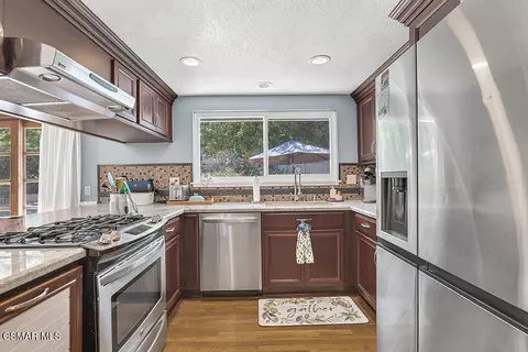 Kitchen - 1060 Colby Cir, Thousand Oaks, CA 91362 photo 4 of 6