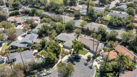 View/Area - 1060 Colby Cir, Thousand Oaks, CA 91362 photo 3 of 5
