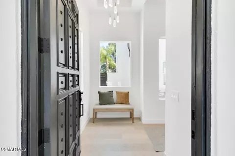 Entry Way - 6024 Mandeville Pl, Oak Park, CA 91377 photo 1 of 3