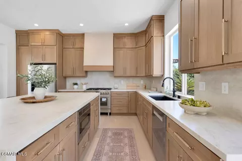 Kitchen - 6024 Mandeville Pl, Oak Park, CA 91377 photo 2 of 4